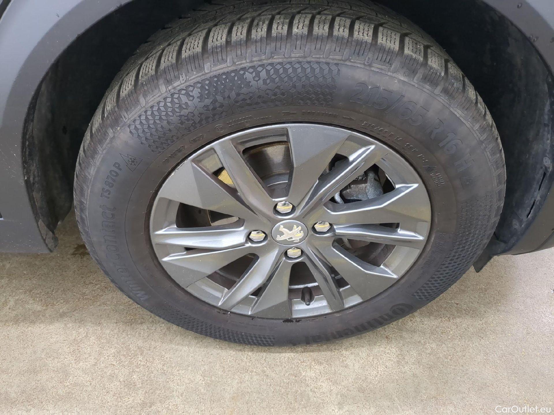  Peugeot  2008  Active Pack 1.2 PureTech 130CV BVA8 E6d #1