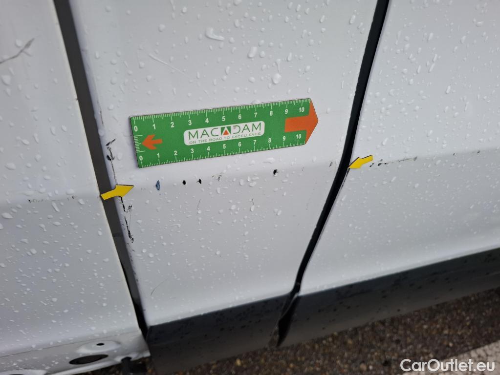  Renault  Trafic RENAULT  / 2019 / 4P / Combi Zen L1 dCi 120 S&S - 8 pl #79