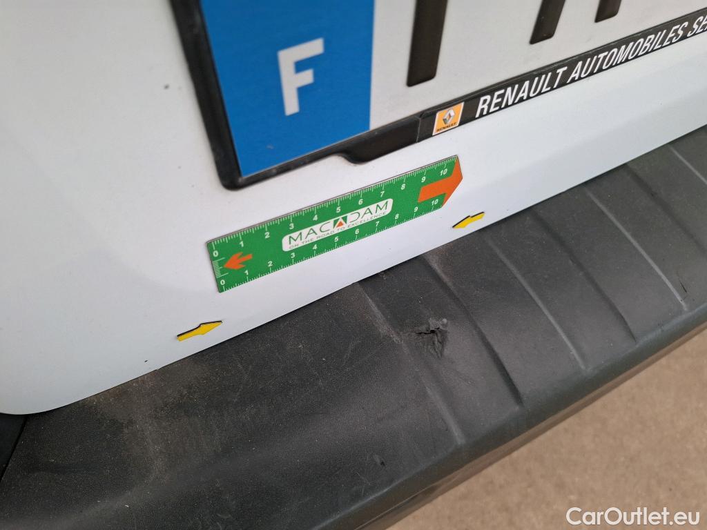  Renault  Trafic RENAULT  / 2019 / 4P / Combi Zen L1 dCi 120 S&S - 8 pl #19