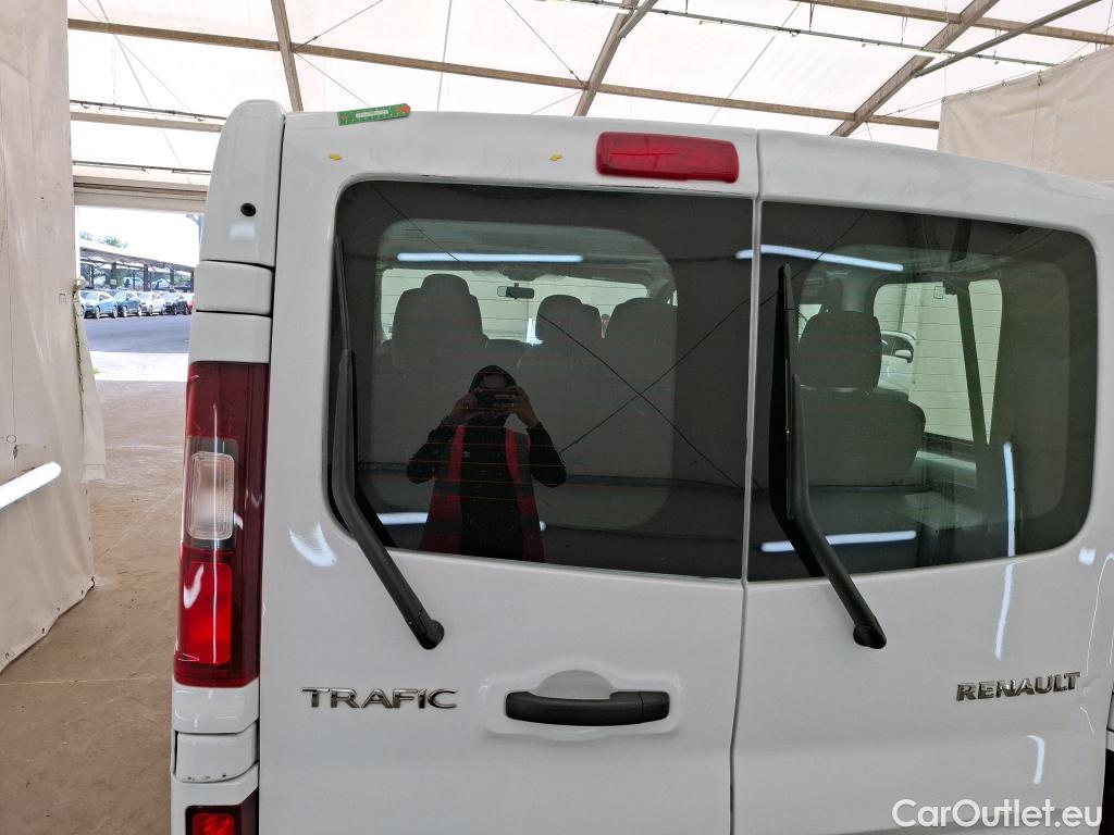  Renault  Trafic RENAULT  / 2019 / 4P / Combi Zen L1 dCi 120 S&S - 8 pl #16