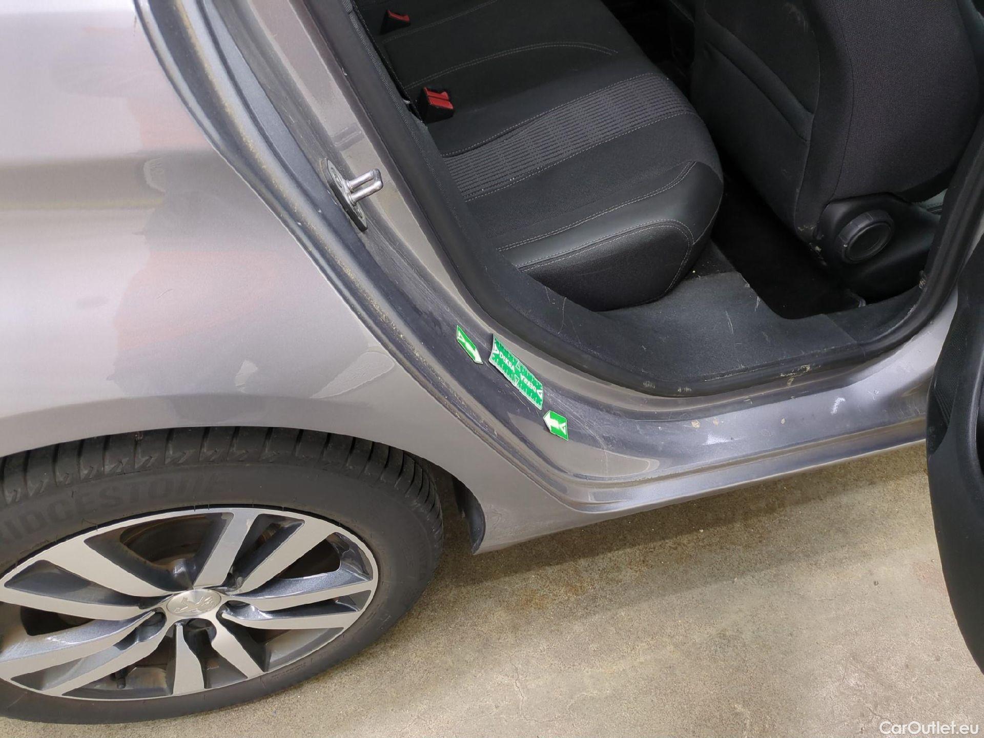  Peugeot  308  Allure Business 1.2 PureTech 130CV BVA8 E6d #38