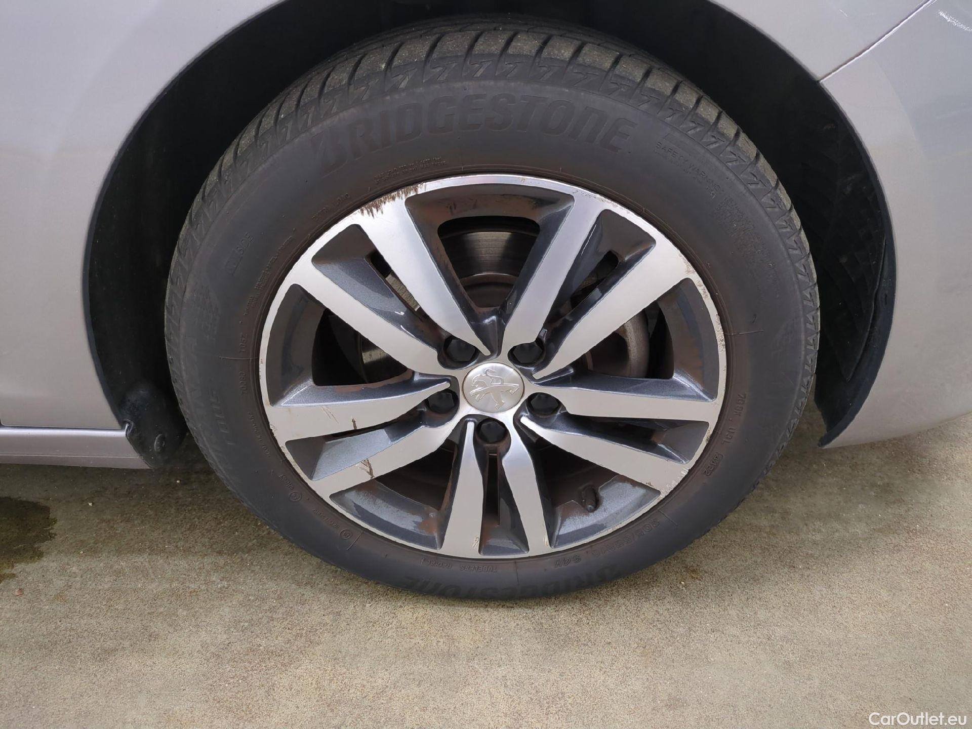  Peugeot  308  Allure Business 1.2 PureTech 130CV BVA8 E6d #17