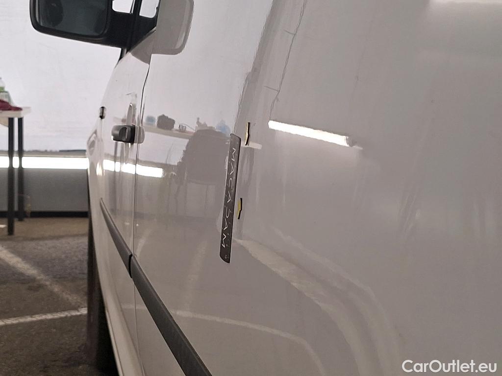  Volkswagen  Caddy VOLKSWAGEN  Van / 2015 / 4P / Fourgonnette 2.0 TDI 75 Business Line #9