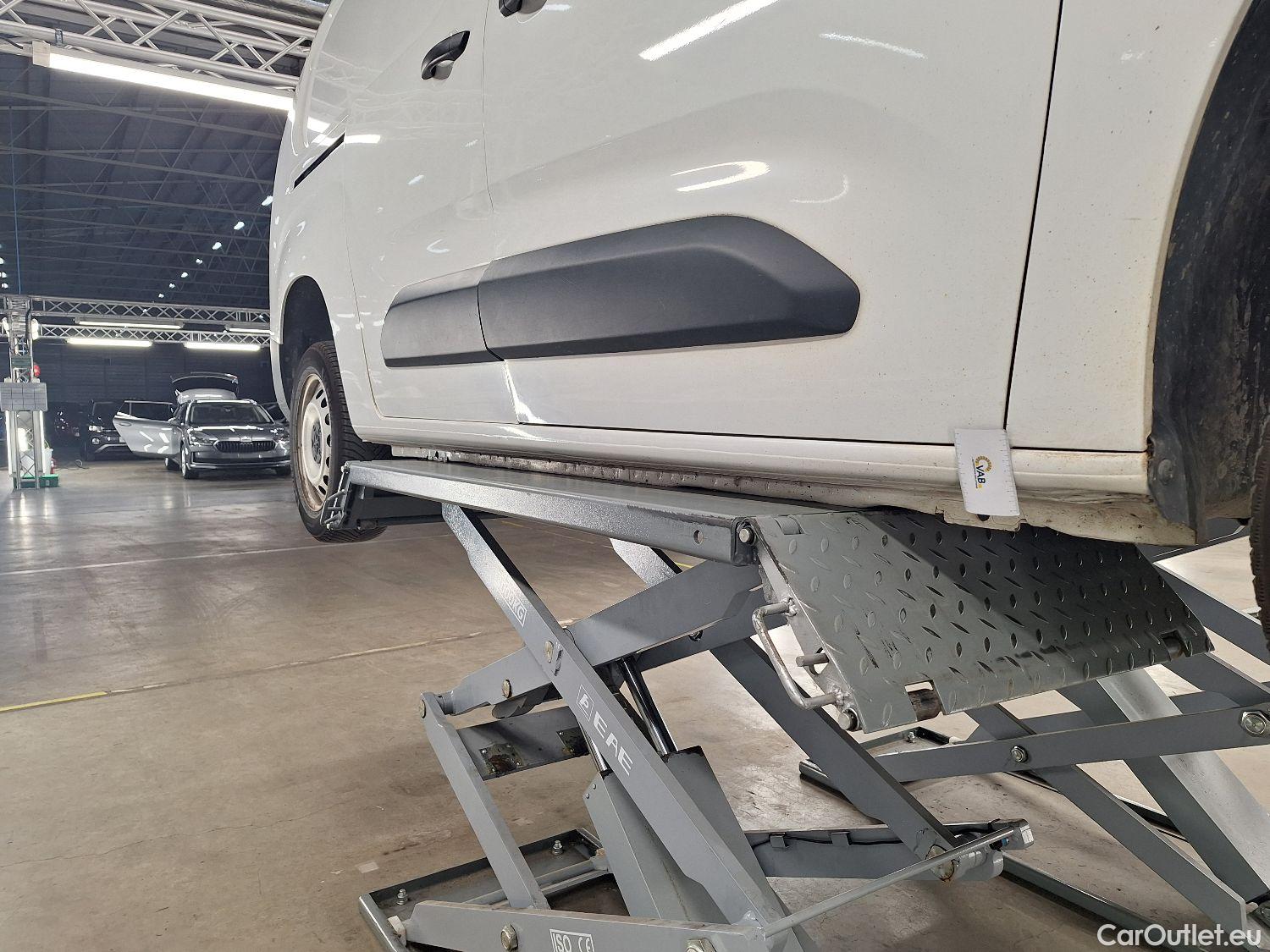  Peugeot  Partner Peugeot, _ '18, Peugeot  1.5 BHDi L2 Heavy 75kW Premium 4d #1