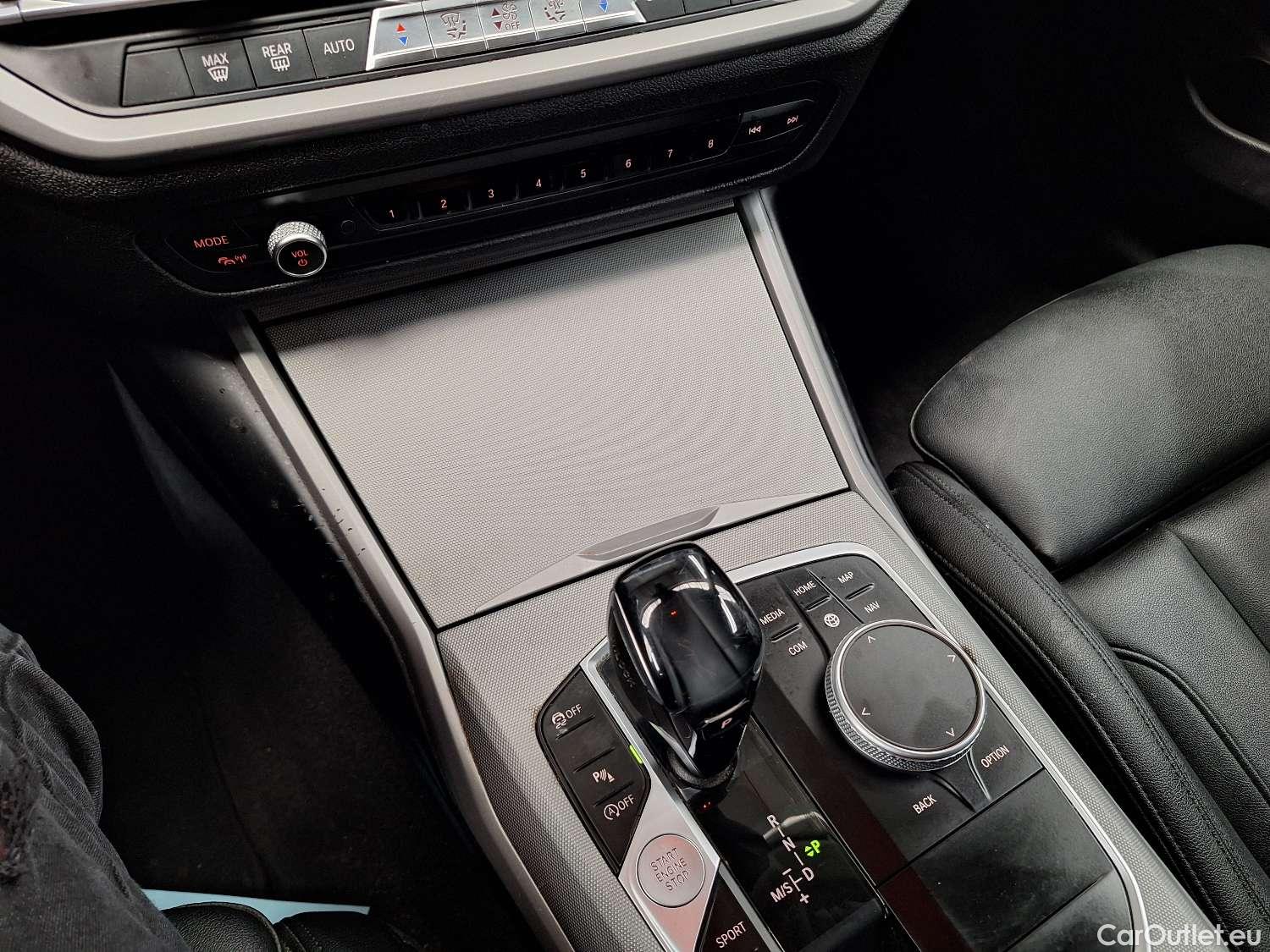  Bmw  Serie 3 BMW, 3-serie Touring '18, BMW 3 Reeks Touring 318dA (110 kW) 5d #61