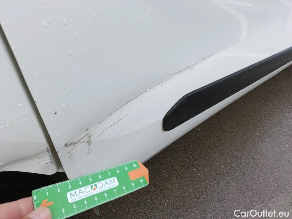  Fiat  Doblo FIAT Doblò Cargo/2015/3P/furgón derivado de turismo Cargo Base Plus 1.3 Mjet 70kW (95CV) #13