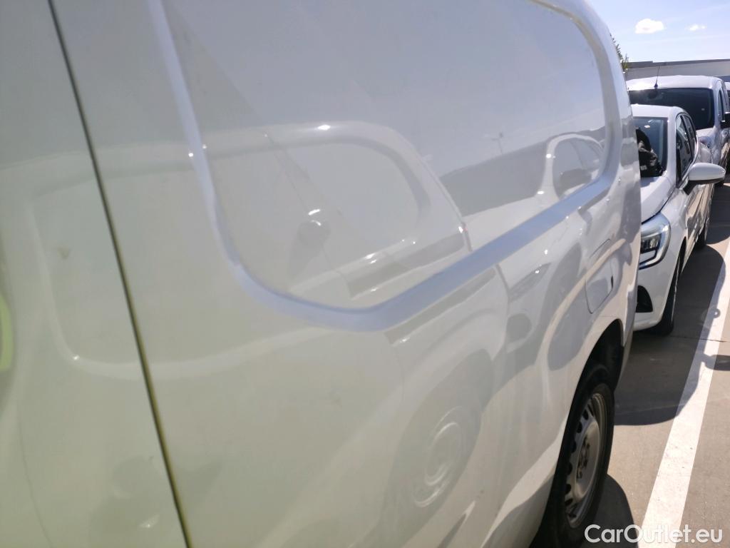  Citroen  Berlingo CITROEN  / 2018 / 4P / furgón derivado de turismo Talla XL BlueHDi 100 CLUB #26
