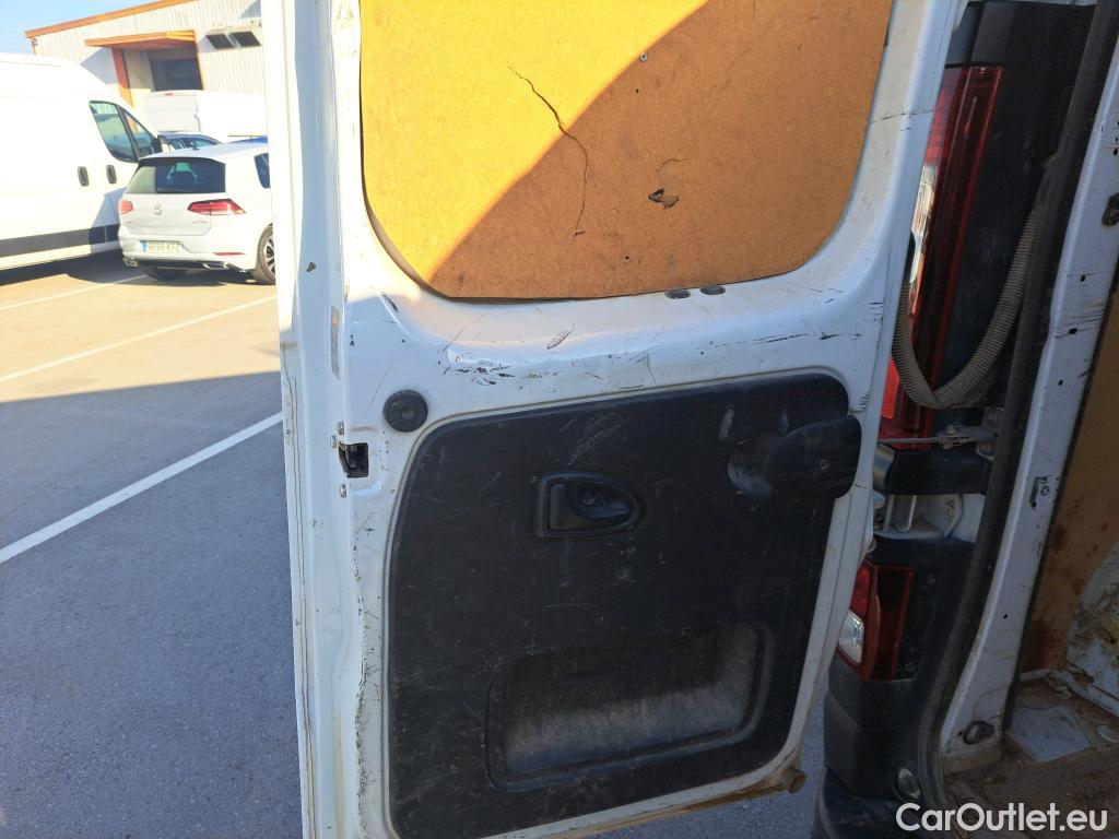  Renault  Trafic RENAULT  / 2019 / 4P / furgón Furgón 27 L1H1 Energy BluedCi 88 kW #6