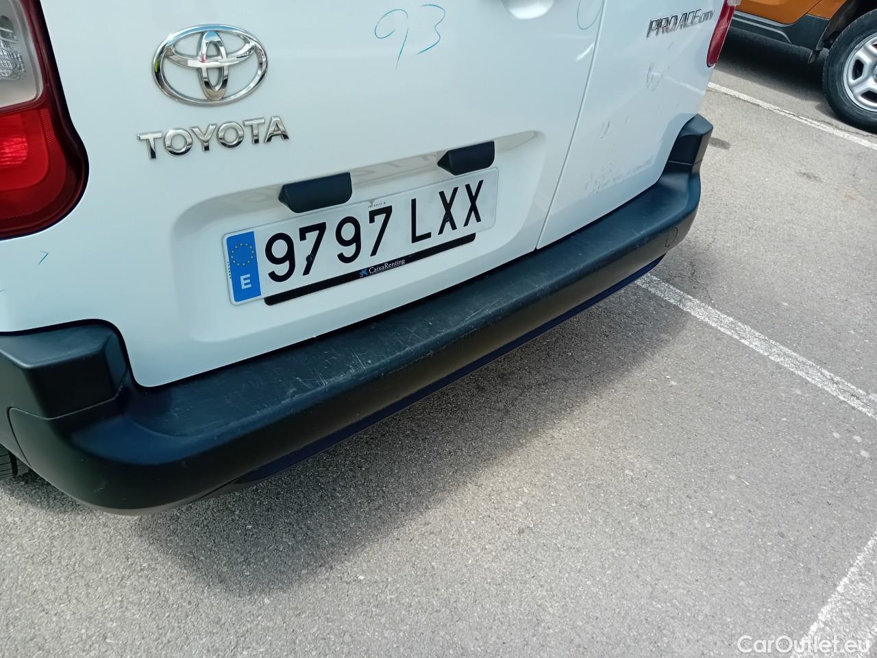  Toyota  Proace TOYOTA  City / 2020 / 4P / combi 1.5D 75kW (100CV) GX L1 #22