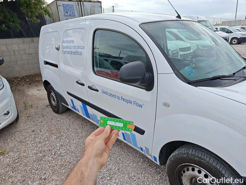  Renault  Kangoo RENAULT  Furgón/2013/4P/furgón derivado de turismo Maxi 2p Blue dCi 70 kW (95CV) #9