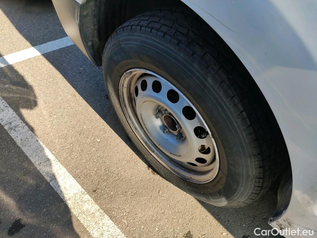  Toyota  Proace TOYOTA  / 2016 / 4P / furgón FU. MEDIO (L1) 2.0D 90kW COMFORT CARGA + #42