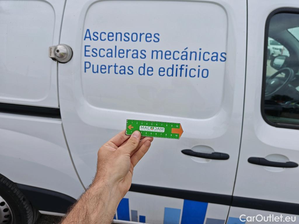  Renault  Kangoo RENAULT  Furgón/2013/4P/furgón derivado de turismo Maxi 2p Blue dCi 70 kW (95CV) #26