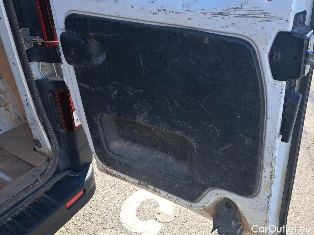  Renault  Trafic RENAULT  / 2019 / 4P / furgón Furgón 27 L1H1 Energy BluedCi 88 kW #22