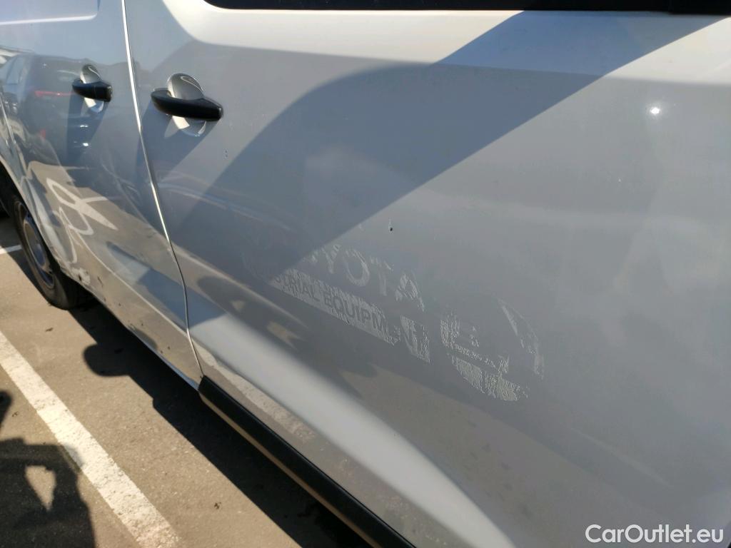  Toyota  Proace TOYOTA  / 2016 / 4P / furgón FU. MEDIO (L1) 2.0D 90kW COMFORT CARGA + #26