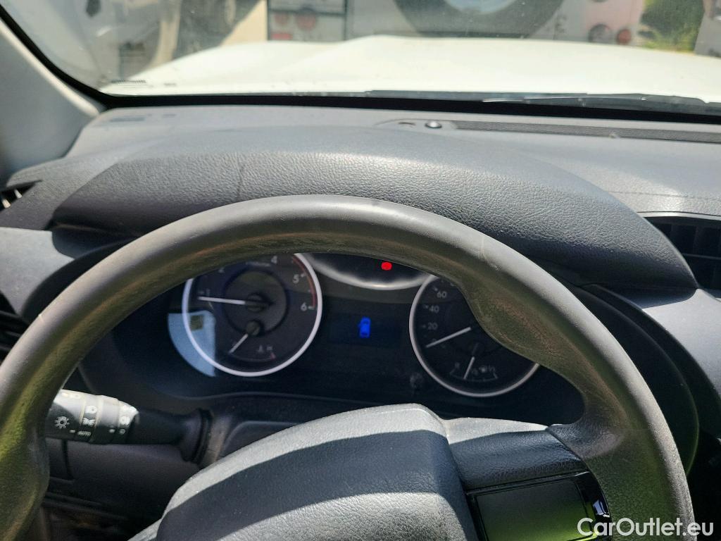  Toyota  Hilux TOYOTA  / 2016 / 4P / pickup 2.4 D-4D Cabina Doble GX #1