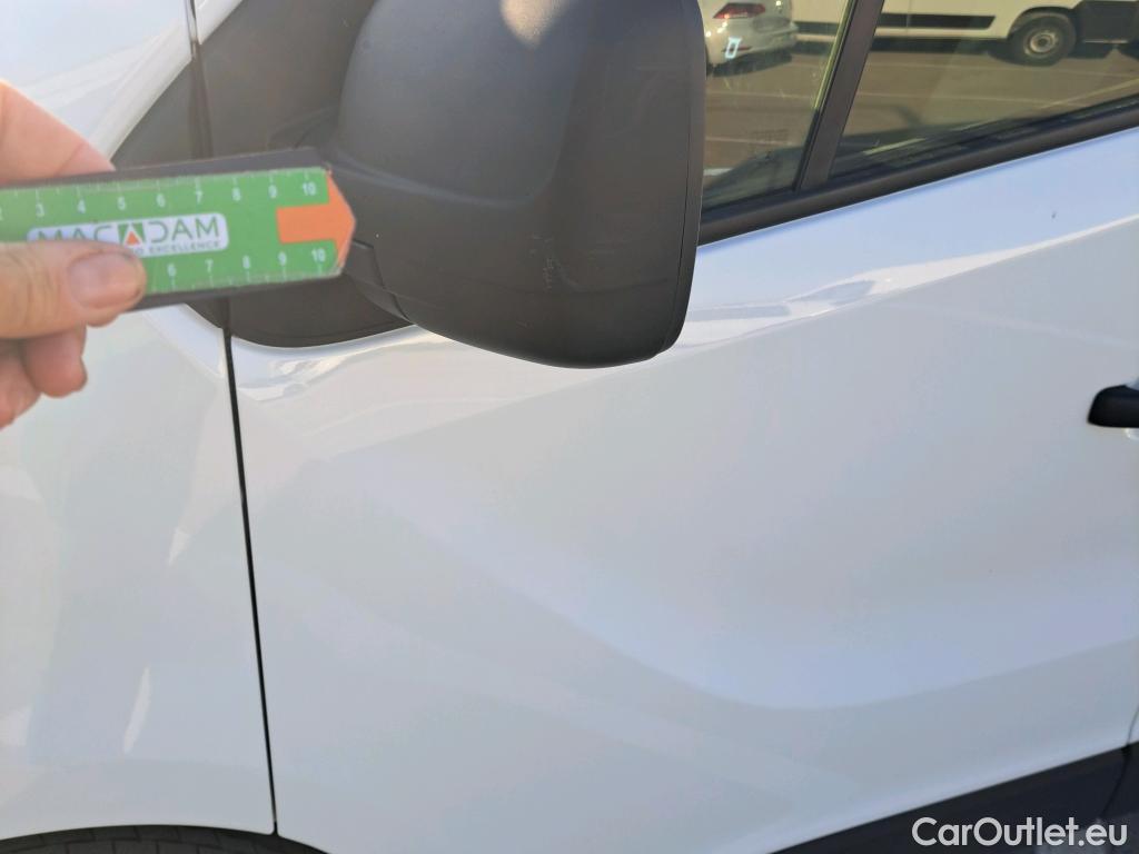  Renault  Trafic RENAULT  / 2019 / 4P / furgón Furgón 27 L1H1 Energy BluedCi 88 kW #30