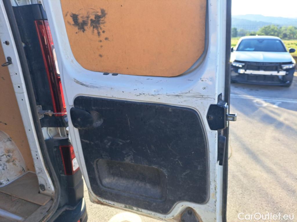  Renault  Trafic RENAULT  / 2019 / 4P / furgón Furgón 27 L1H1 Energy BluedCi 88 kW #7