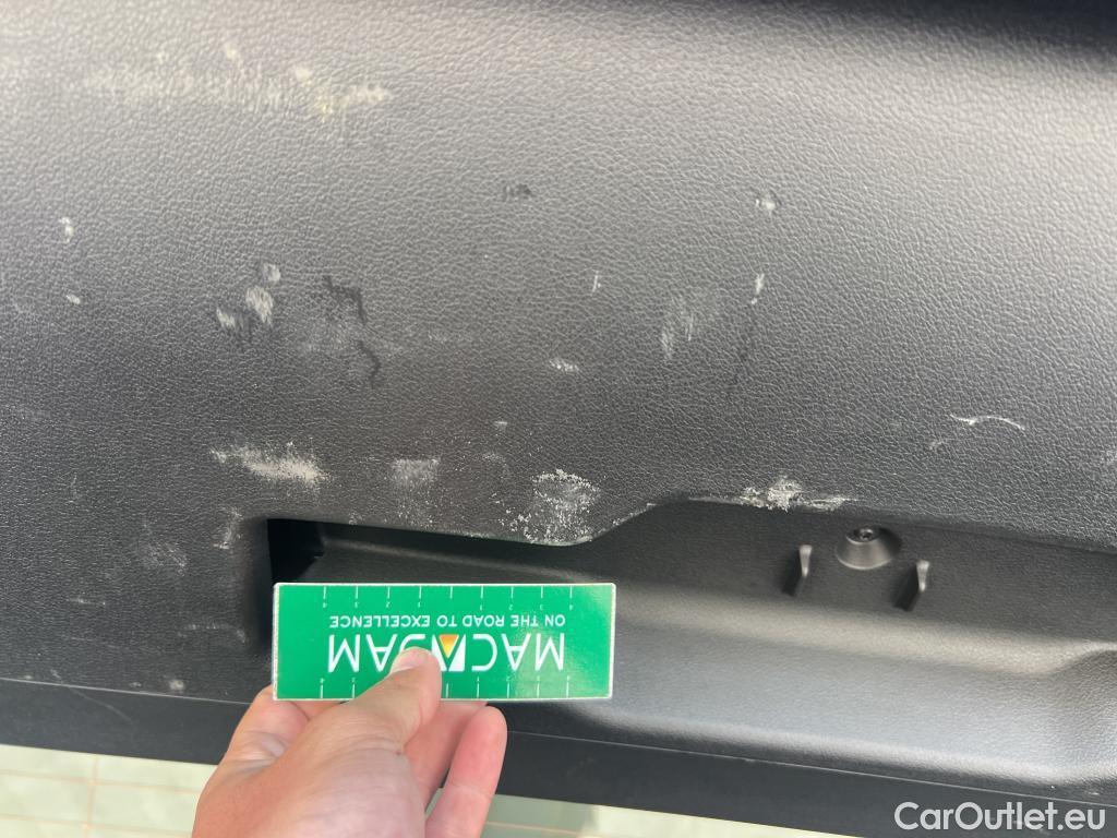  Land Rover  Discovery BMW X1 / 2022 / 5P / todoterreno sDrive18d #16