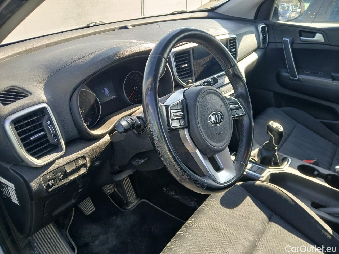  KIA  Sportage KIA  / 2018 / 5P / todoterreno 1.6 MHEV Concept 100kW (136CV) 4x2 #13