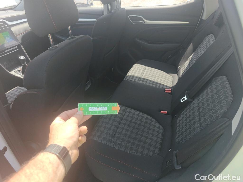  Land Rover  Discovery MG ZS / 2021 / 5P / todoterreno 1.5 Comfort #9