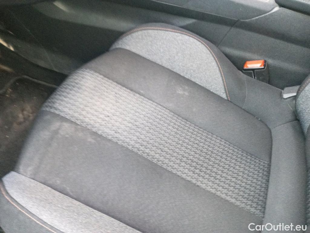 Peugeot  3008  Active Pack 1.2 PureTech 130CV AT8 E6d #42