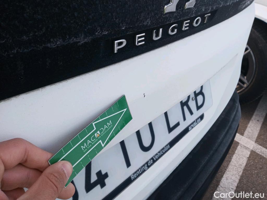  Peugeot  3008  Active Pack 1.2 PureTech 130CV AT8 E6d #14