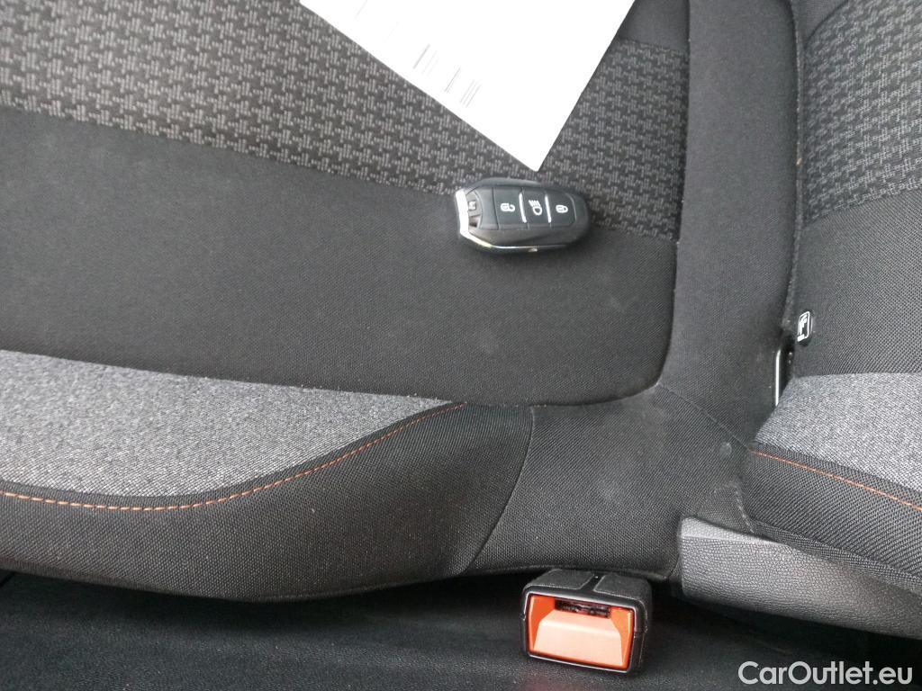  Peugeot  3008  Active Pack 1.2 PureTech 130CV AT8 E6d #43