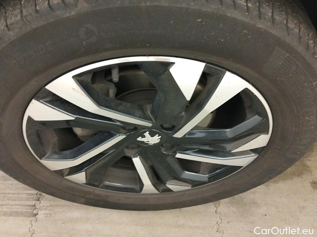  Peugeot  2008  Allure Pack 1.5 HDi 110CV MT6 E6d #5