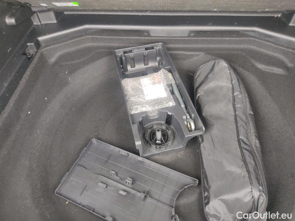  Land Rover  Discovery PEUGEOT 3008 / 2020 / 5P / todoterreno 1.5 BlueHDi 96kW (130CV) S&S Active Pack #15