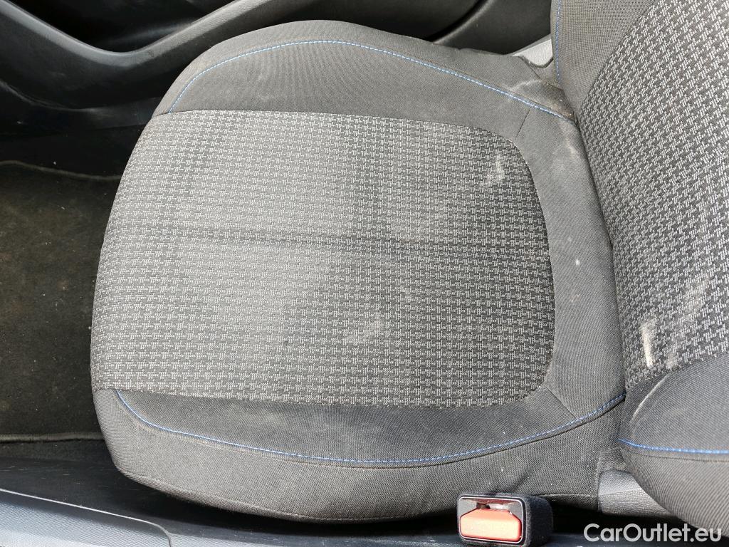  Peugeot  308 PEUGEOT  / 2017 / 5P / berlina con portón 5p Style BlueHDi 130 S&S #21