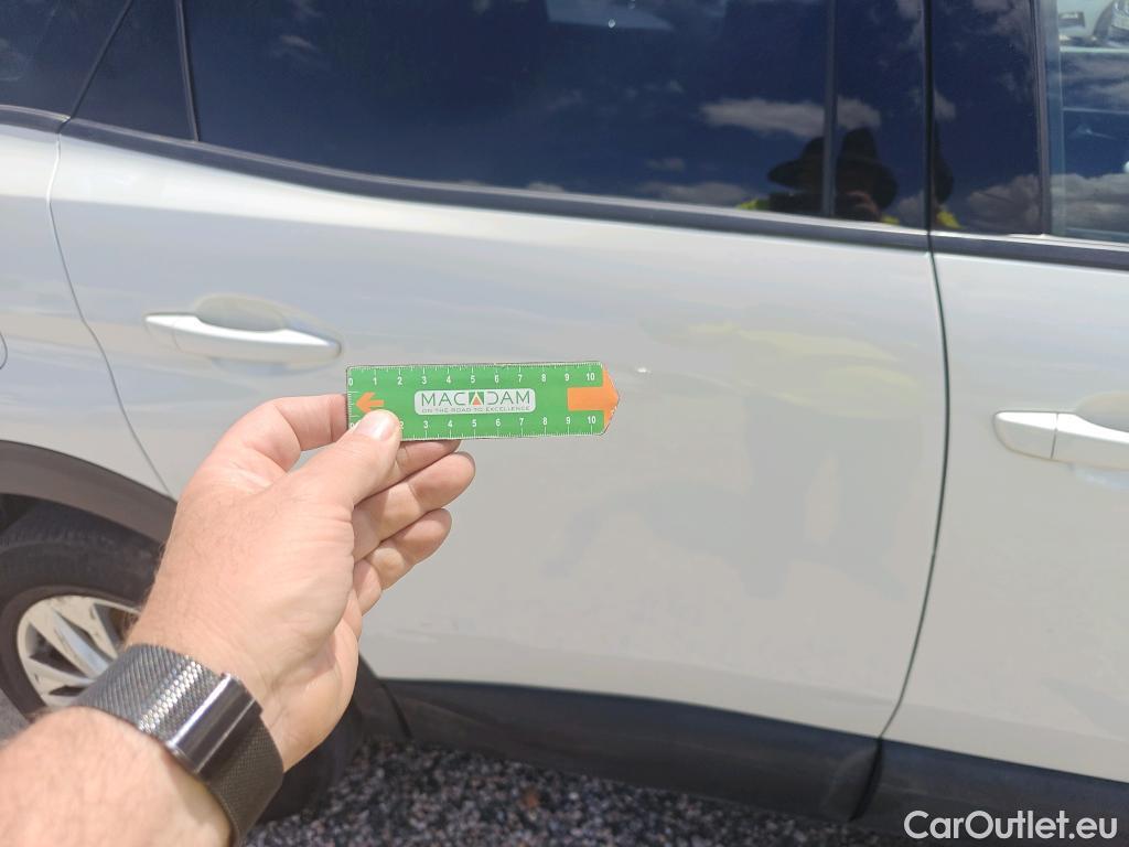  Land Rover  Discovery PEUGEOT 3008 / 2020 / 5P / todoterreno 1.5 BlueHDi 96kW (130CV) S&S Active Pack #1