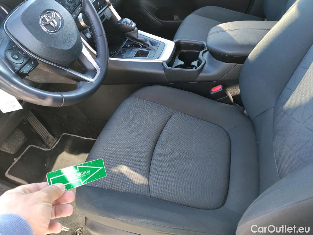 Toyota  RAV4 TOYOTA  / 2018 / 5P / todoterreno 2.5l 220H Advance #7