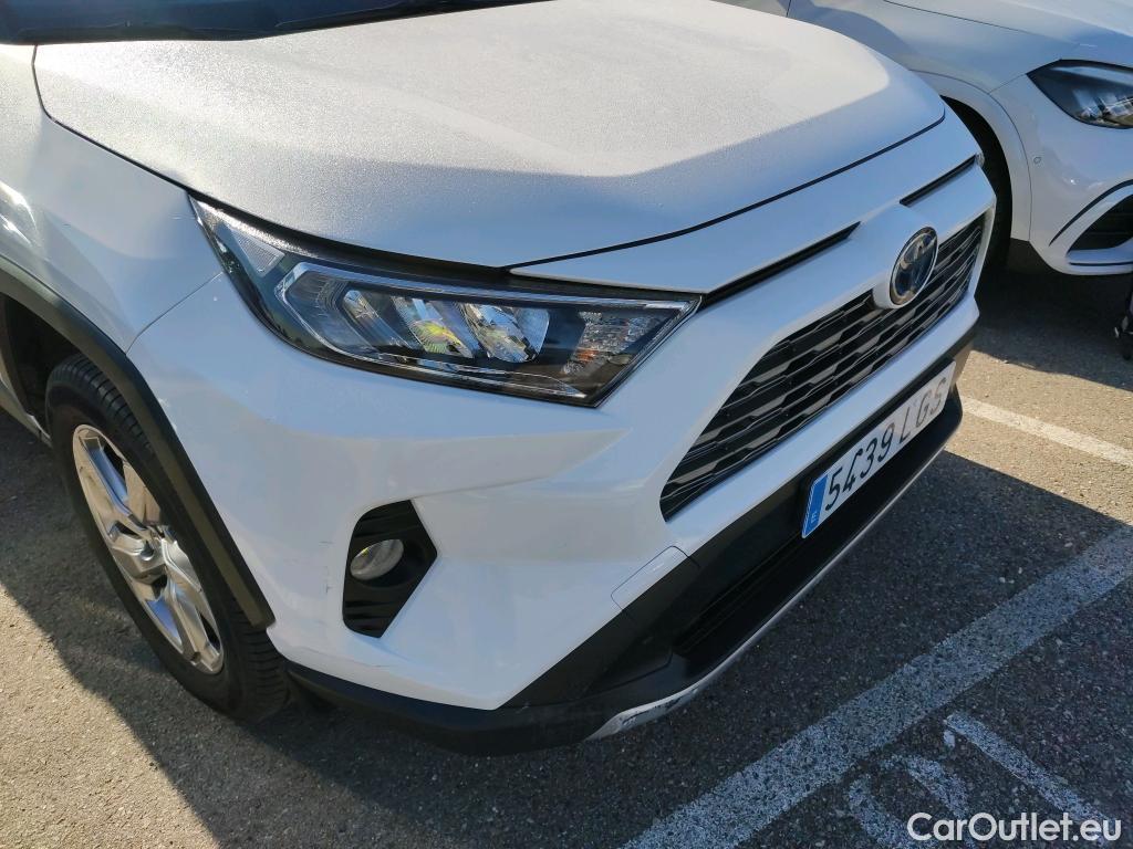  Toyota  RAV4 TOYOTA  / 2018 / 5P / todoterreno 2.5l 220H Advance #23