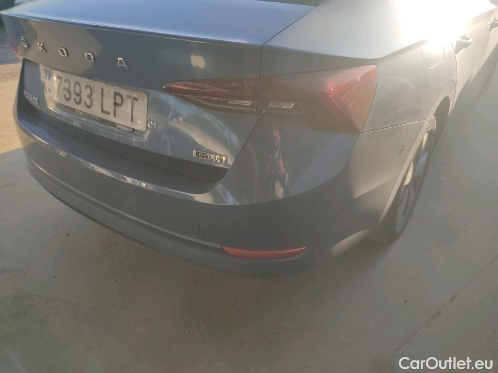  Skoda  Octavia  Berlina Ambition 1.5 TSI 150CV AT7 E6d #10