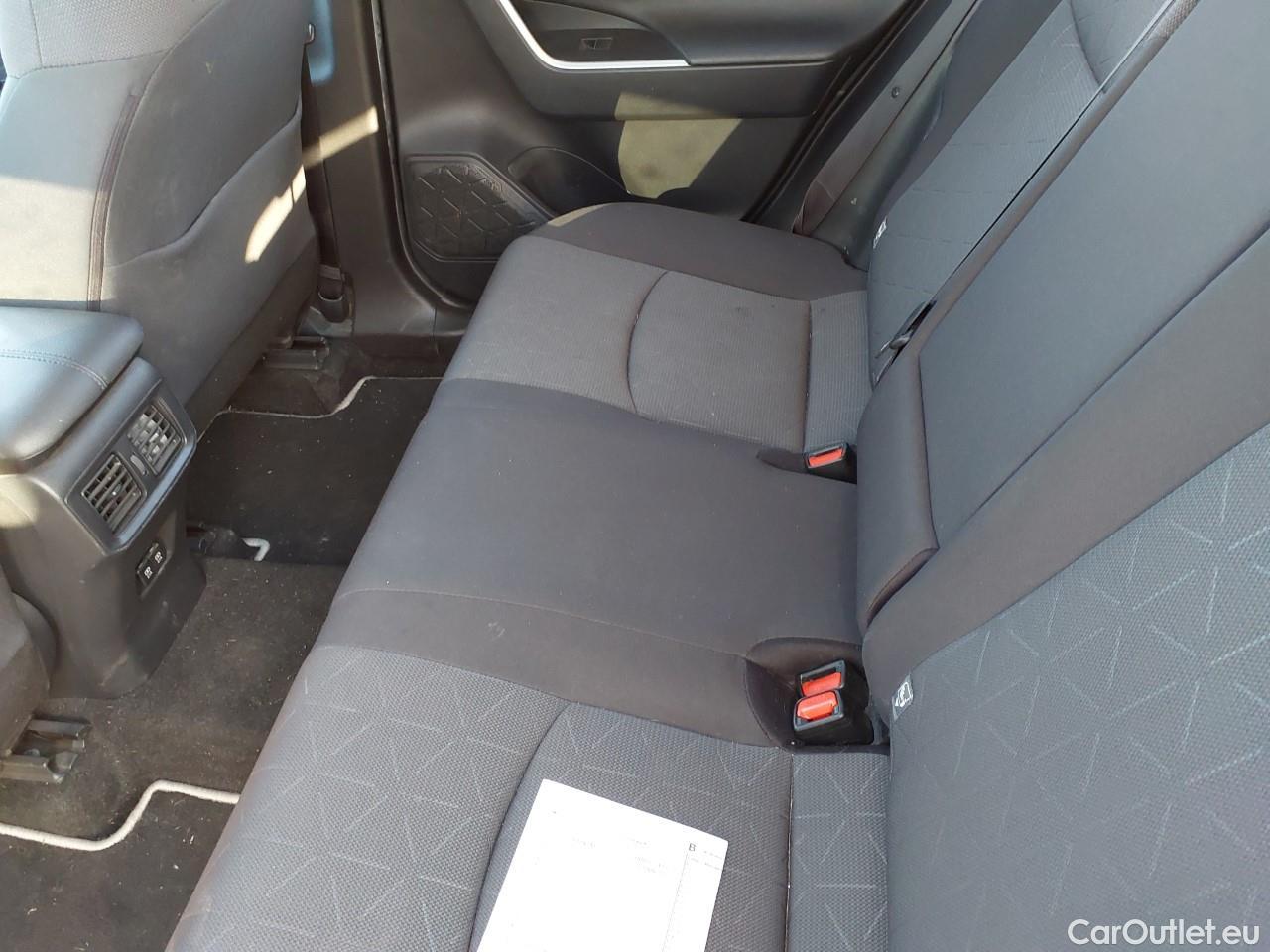  Toyota  RAV4 TOYOTA  / 2018 / 5P / todoterreno 2.5l 220H Advance 4WD #12