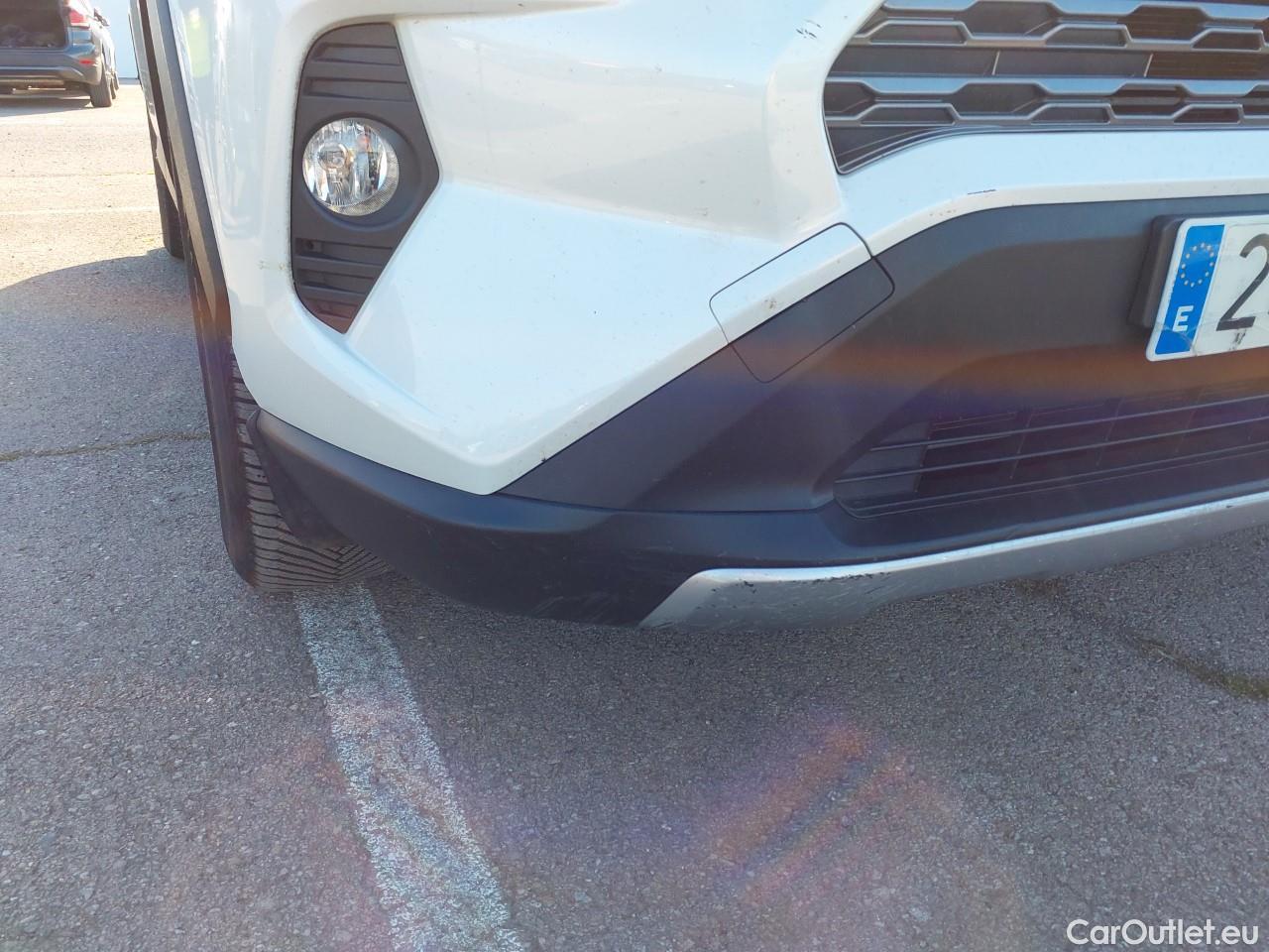  Toyota  RAV4 TOYOTA  / 2018 / 5P / todoterreno 2.5l 220H Advance 4WD #35