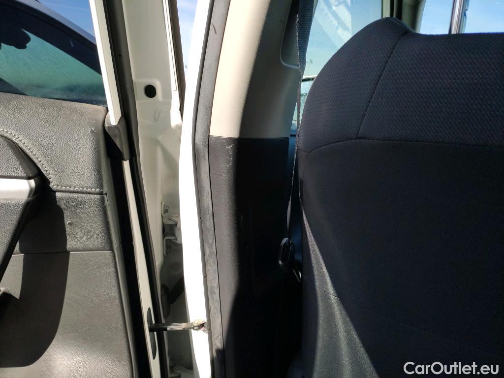  Toyota  RAV4 TOYOTA  / 2018 / 5P / todoterreno 2.5l 220H Advance #15