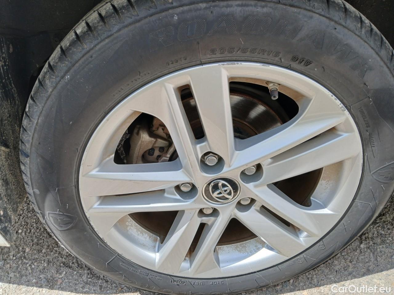  Toyota  Corolla TOYOTA  / 2019 / 5P / familiar 1.8 125H ACTIVE TECH E-CVT TOU SPORT #36