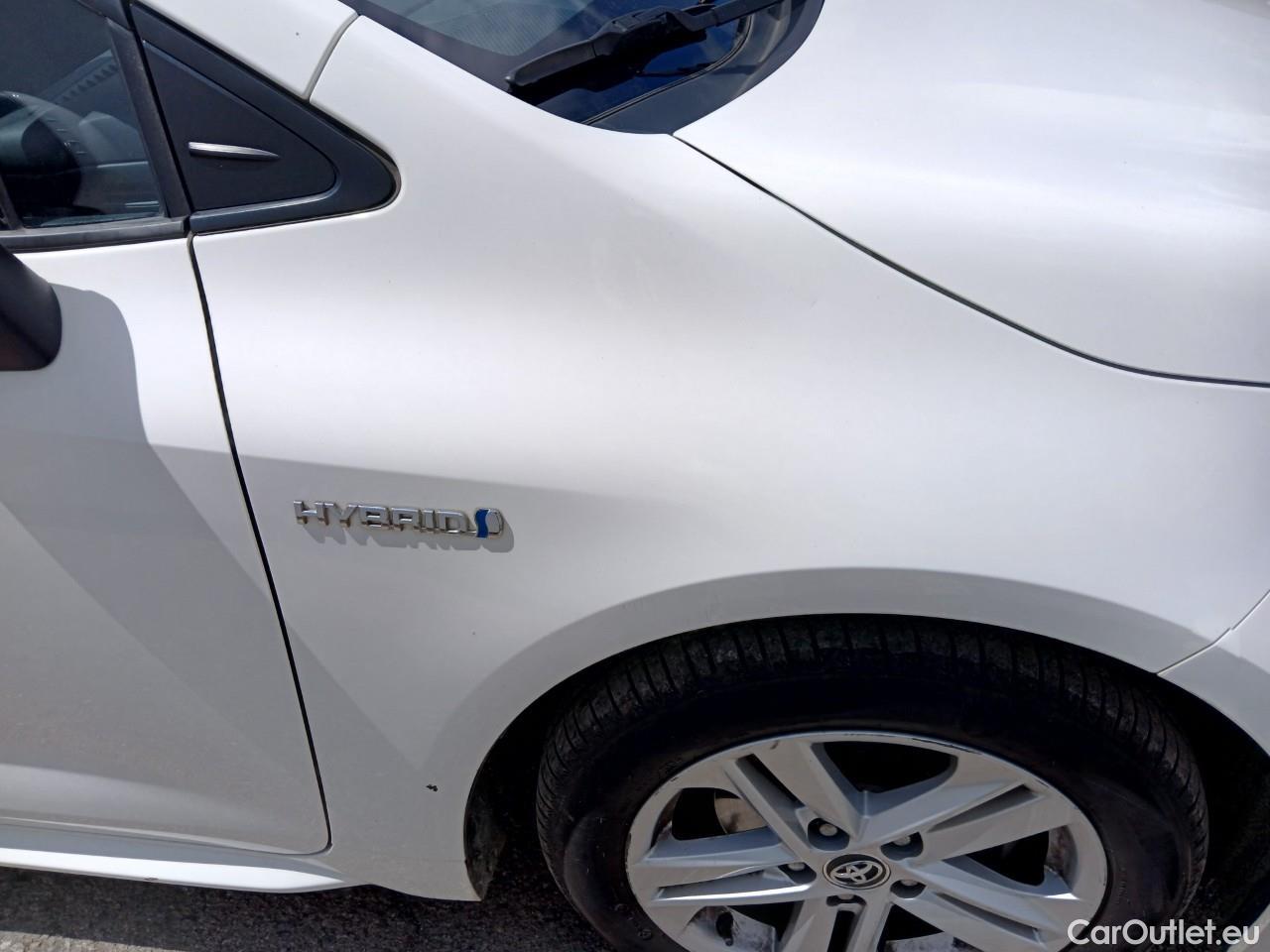  Toyota  Corolla TOYOTA  / 2019 / 5P / familiar 1.8 125H ACTIVE TECH E-CVT TOU SPORT #51