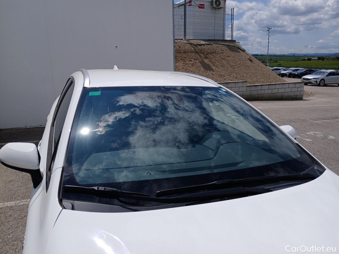  Toyota  Corolla TOYOTA  / 2019 / 5P / familiar 1.8 125H ACTIVE TECH E-CVT TOU SPORT #13