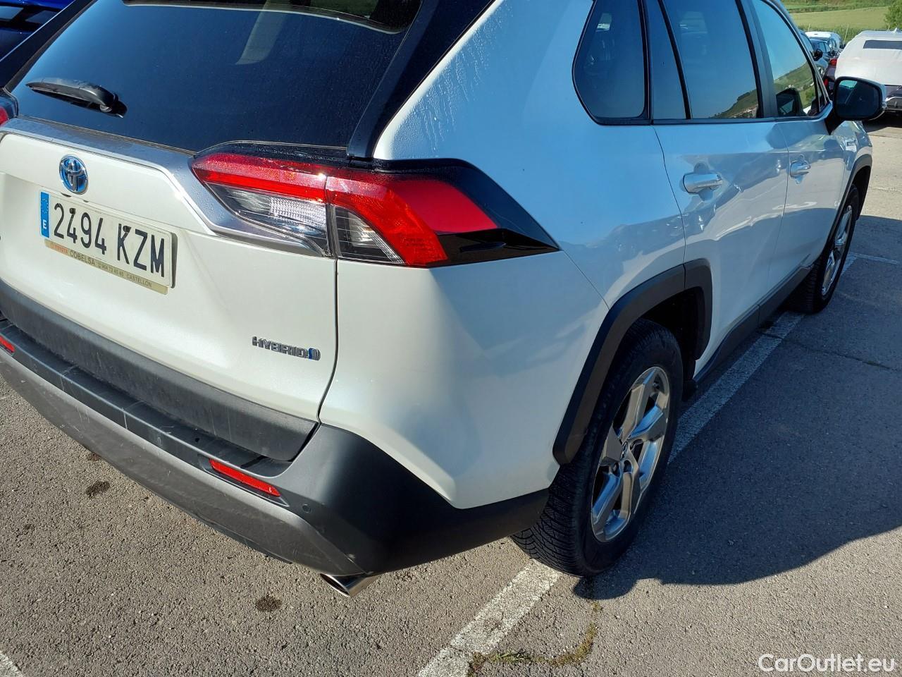  Toyota  RAV4 TOYOTA  / 2018 / 5P / todoterreno 2.5l 220H Advance 4WD #23