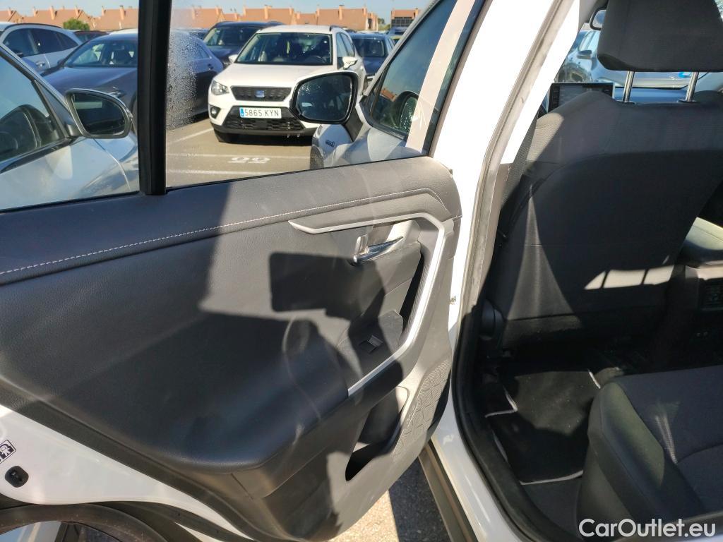  Toyota  RAV4 TOYOTA  / 2018 / 5P / todoterreno 2.5l 220H Advance #17
