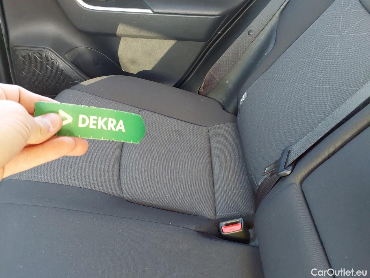  Toyota  RAV4 TOYOTA  / 2018 / 5P / todoterreno 2.5l 220H Advance 4WD #11