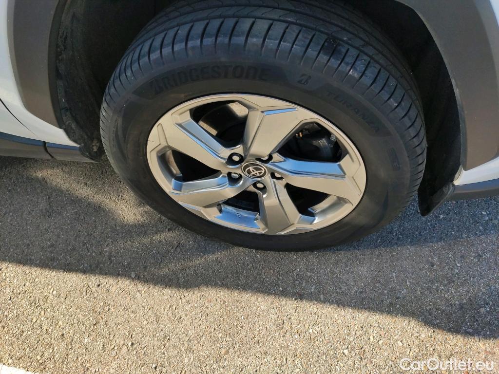  Toyota  RAV4 TOYOTA  / 2018 / 5P / todoterreno 2.5l 220H Advance #48