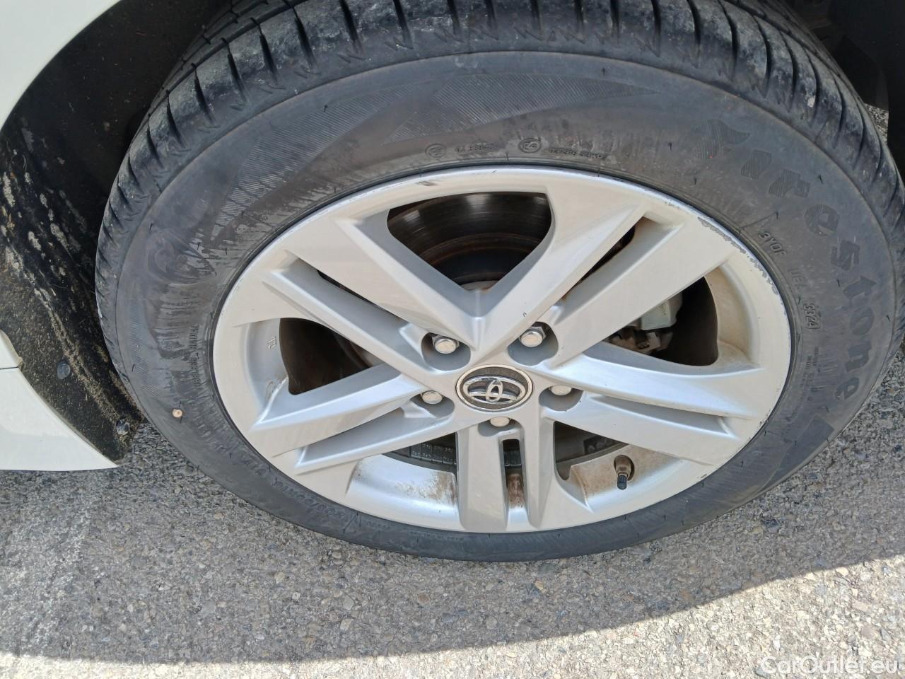  Toyota  Corolla TOYOTA  / 2019 / 5P / familiar 1.8 125H ACTIVE TECH E-CVT TOU SPORT #25