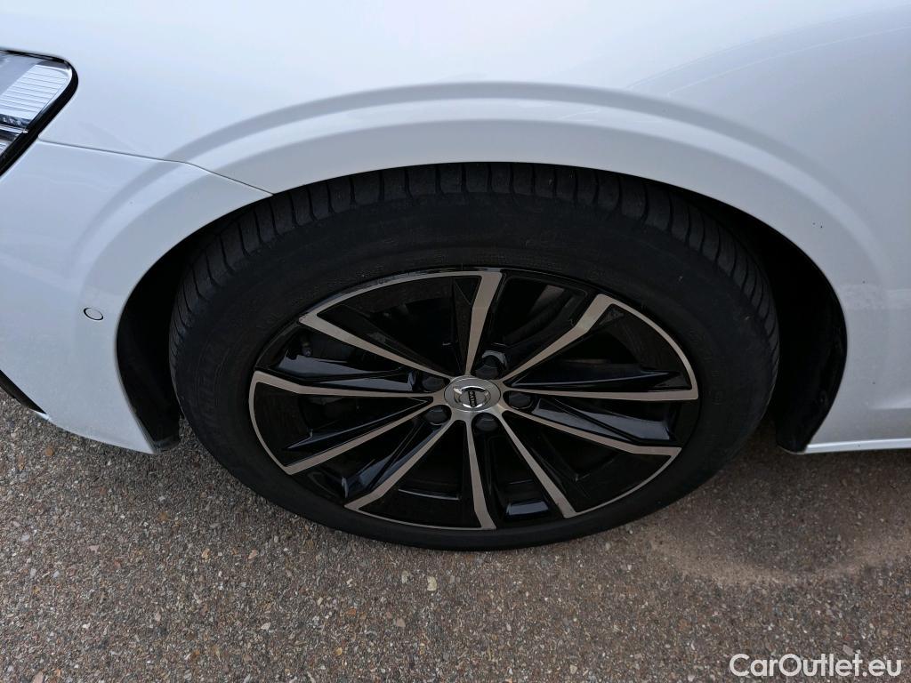  Volvo  S60 VOLVO  / 2019 / 4P / sedán Recharge T8 Ultimate Dark Auto #3
