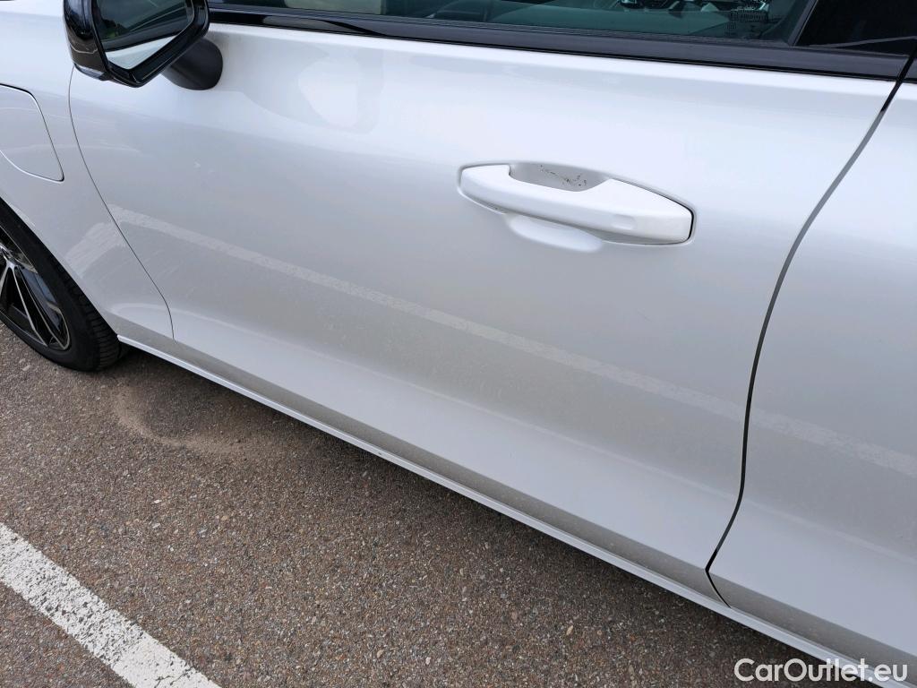  Volvo  S60 VOLVO  / 2019 / 4P / sedán Recharge T8 Ultimate Dark Auto #34