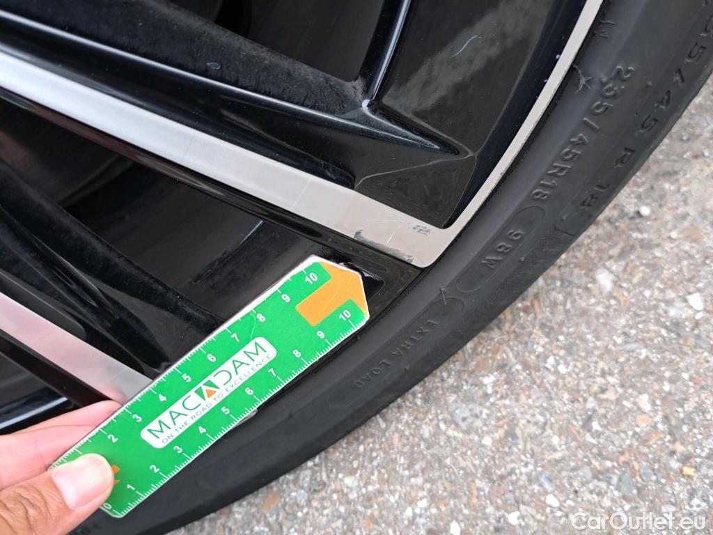  Volvo  S60 VOLVO  / 2019 / 4P / sedán Recharge T8 Ultimate Dark Auto #4