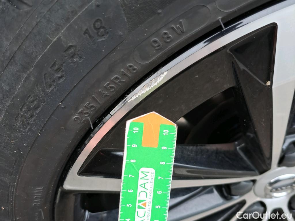  Volvo  S60 VOLVO  / 2019 / 4P / sedán Recharge T8 Ultimate Dark Auto #7