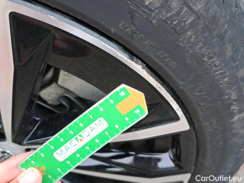  Volvo  S60 VOLVO  / 2019 / 4P / sedán Recharge T8 Ultimate Dark Auto #10